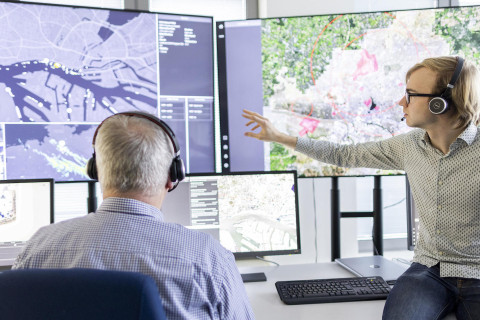 Drone pilots plan the route of an automated inspection drone at HHLA Sky's Integrated Control Center. This system will be presented at the German government's Open Day at the Federal Ministry of Digital Affairs and Transport in Berlin, August 19 and 20.