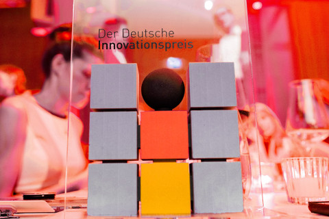 Image of the Deutscher Innovations Preis trophy